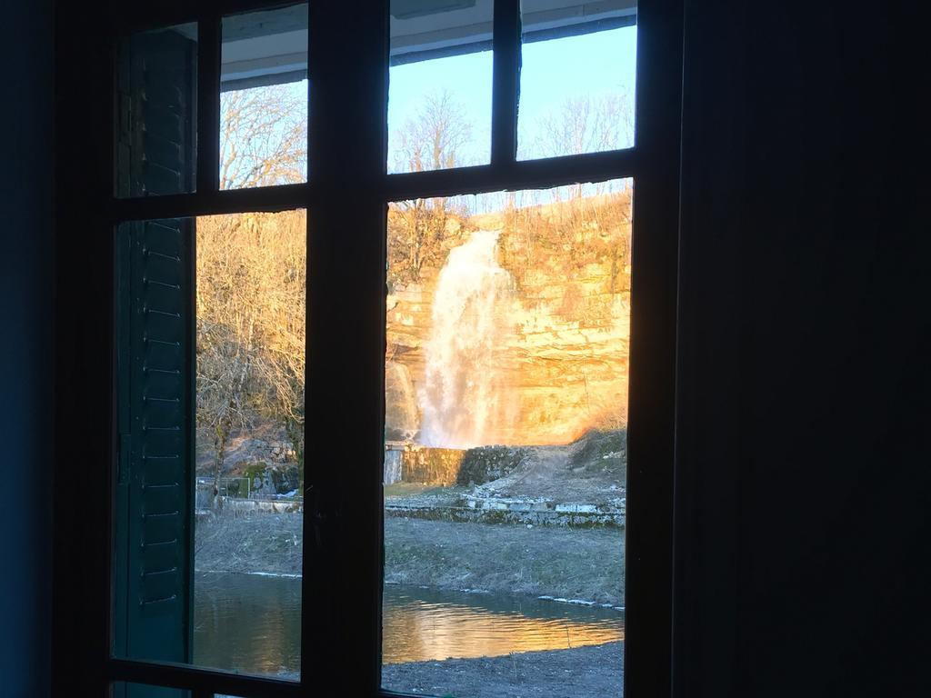 Au Moulin Des Fees - Maison D'Hotes Cascades Du Herisson Bonlieu エクステリア 写真